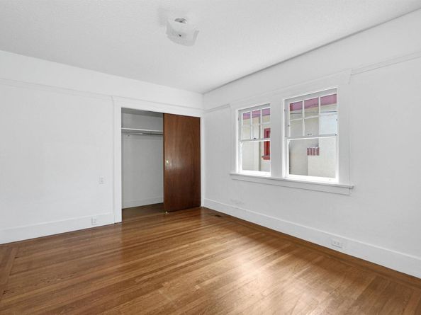 57 Entrada Ave, Oakland CA 94611