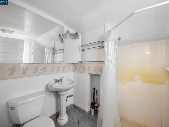 1220 Chestnut St, Alameda CA 94501