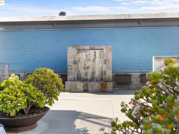1007 41st St 334, Oakland CA 94608