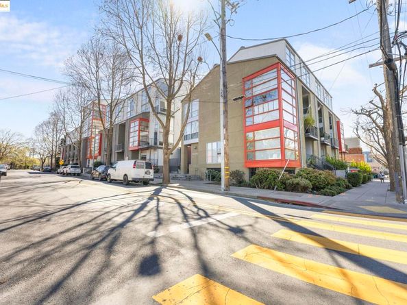 1007 41st St 334, Oakland CA 94608