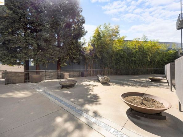 1007 41st St 334, Oakland CA 94608