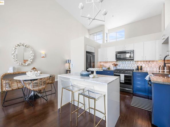 1007 41st St 334, Oakland CA 94608