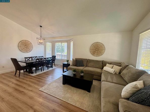 7016 Molluk Way, Clayton CA 94517