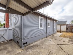 10109 Plymouth St, Oakland CA 94603