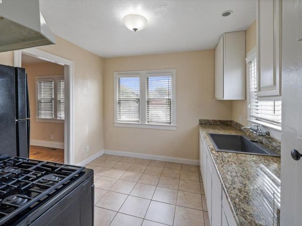 10109 Plymouth St, Oakland CA 94603