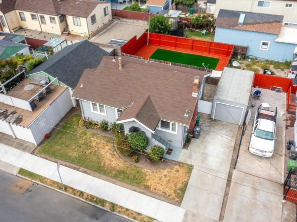 10109 Plymouth St, Oakland CA 94603