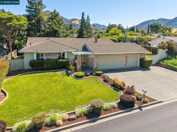30 Mt. McKinley Ct., Clayton CA 94517