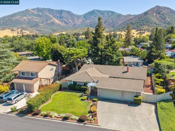 30 Mt. McKinley Ct., Clayton CA 94517
