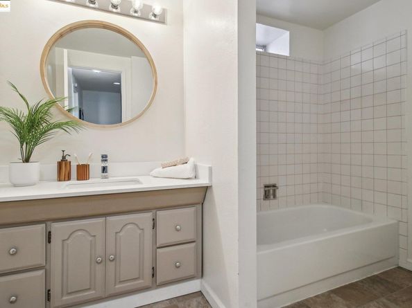 2900 Sheffield Ave, Oakland CA 94602