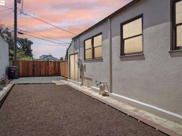 2900 Sheffield Ave, Oakland CA 94602