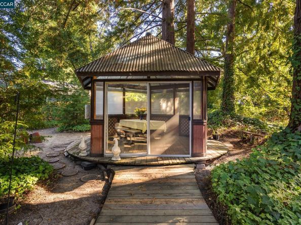 200 Lark Ln, Alamo CA 94507