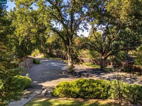 200 Lark Ln, Alamo CA 94507