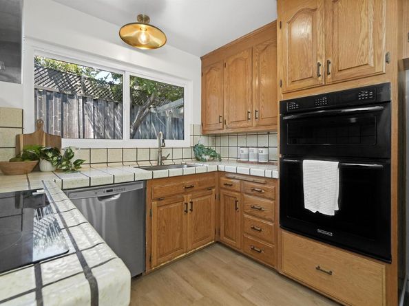 5320 Nash Way, Castro Valley CA 94546