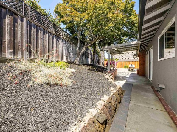 5320 Nash Way, Castro Valley CA 94546