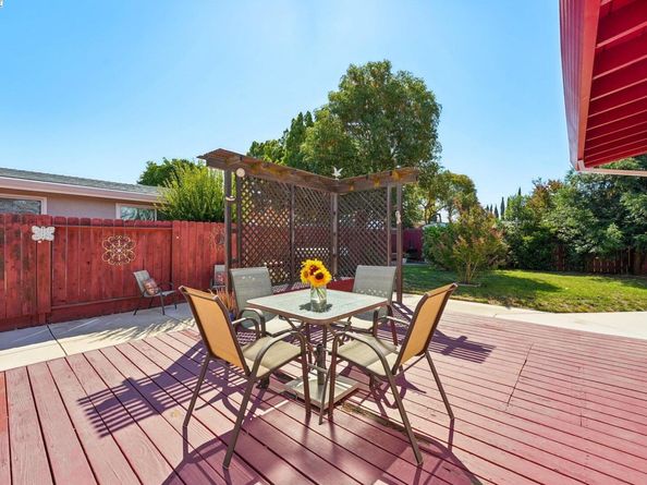 1052 Rincon Ave, Livermore CA 94551