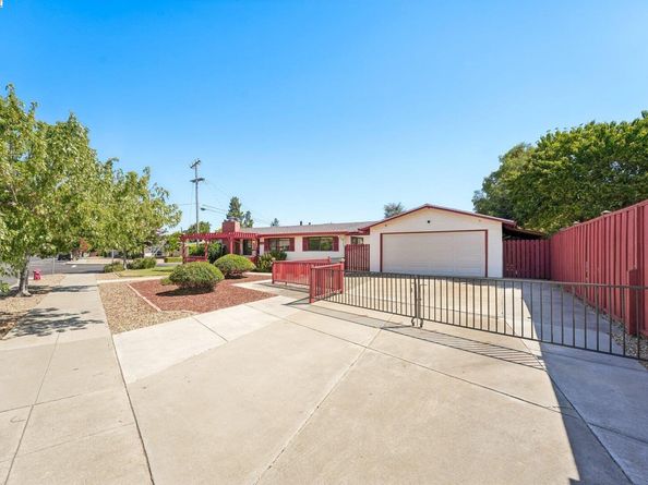 1052 Rincon Ave, Livermore CA 94551