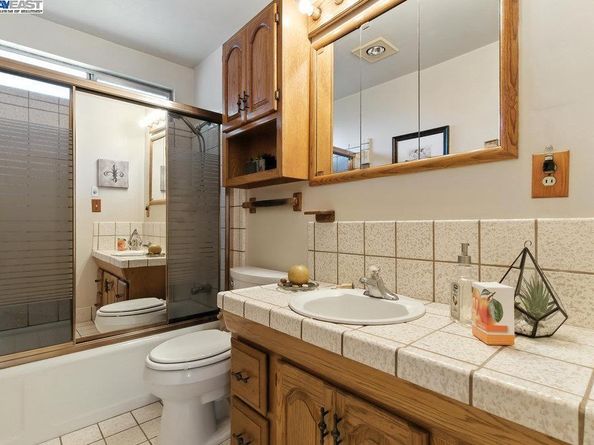 15967 Paseo Del Campo, San Lorenzo CA 94580