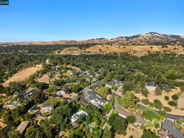 128 Castle Crest Rd, Alamo CA 94507
