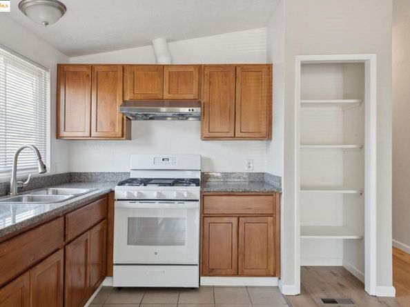 2455 89Th Ave, Oakland CA 94605