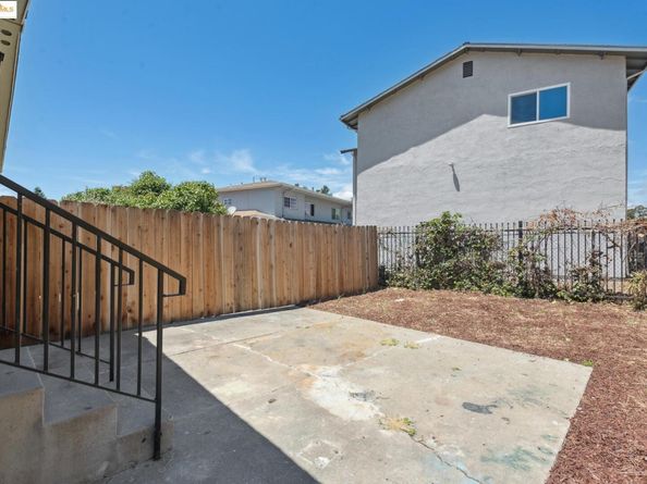 2455 89Th Ave, Oakland CA 94605