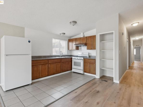 2455 89Th Ave, Oakland CA 94605