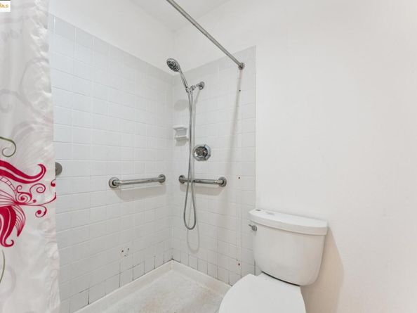 325 Vernon St 105, Oakland CA 94610