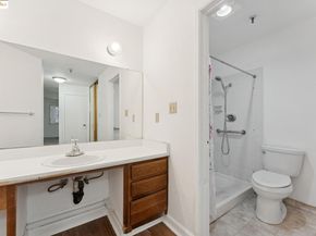 325 Vernon St 105, Oakland CA 94610