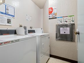 325 Vernon St 105, Oakland CA 94610