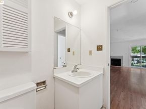 325 Vernon St 105, Oakland CA 94610