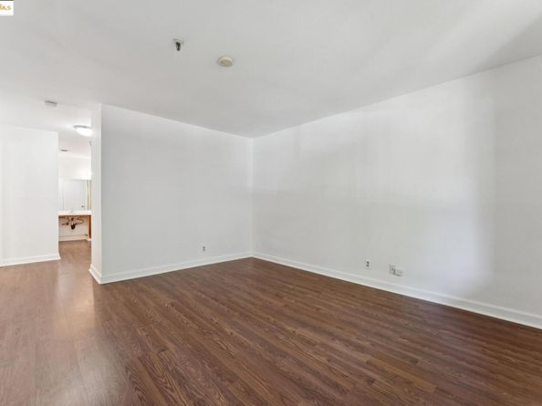 325 Vernon St 105, Oakland CA 94610