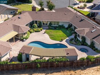 738 Mandarin Ln