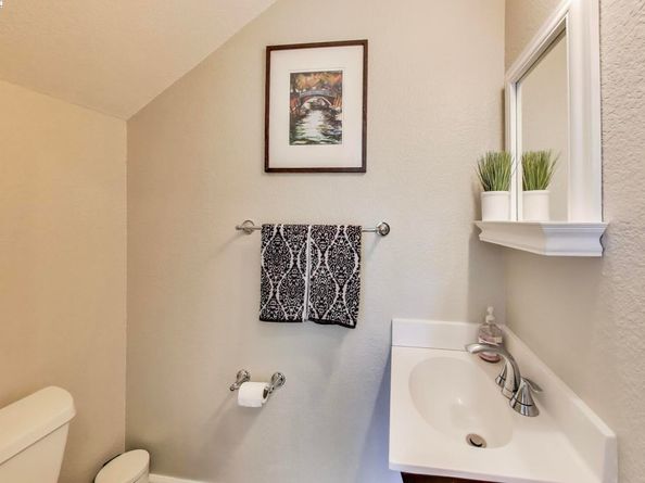 3687 Maple Ave 9, Oakland CA 94602