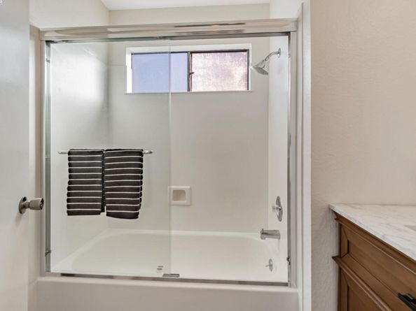 3687 Maple Ave 9, Oakland CA 94602