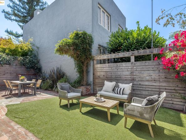 2848 Russell St, Berkeley CA 94705