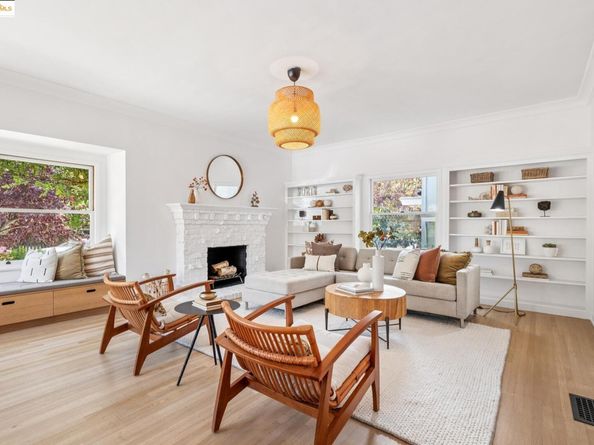 2848 Russell St, Berkeley CA 94705