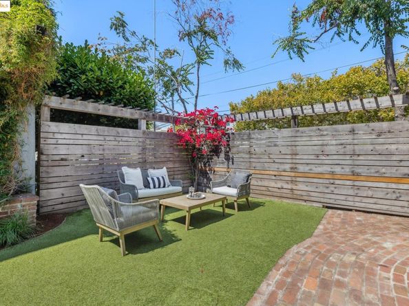 2848 Russell St, Berkeley CA 94705