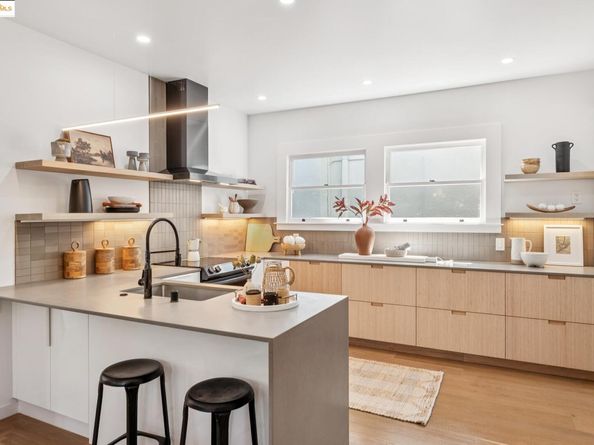 2848 Russell St, Berkeley CA 94705
