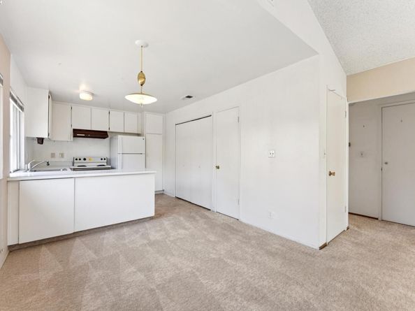 27439 Ponderosa Ct, Hayward CA 94545