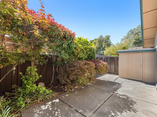27439 Ponderosa Ct, Hayward CA 94545
