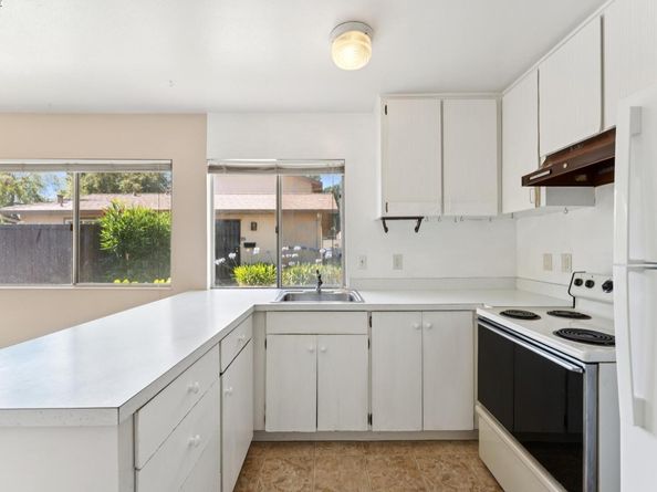 27439 Ponderosa Ct, Hayward CA 94545