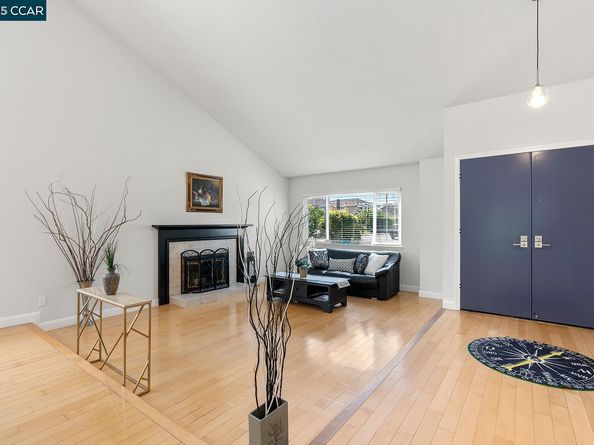 265 Woodbridge Cir, San Mateo CA 94403