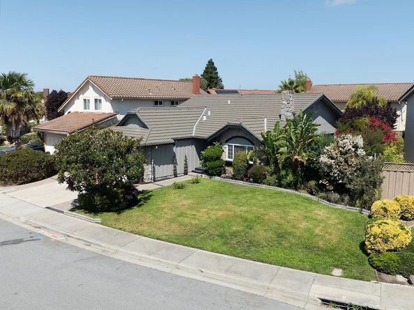 265 Woodbridge Cir, San Mateo CA 94403