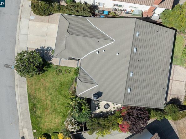 265 Woodbridge Cir, San Mateo CA 94403