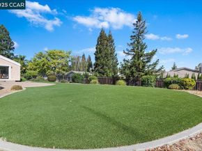 2323 Grosvenor Heights Ct, Livermore CA 94550