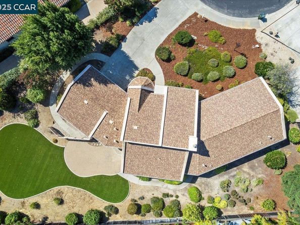 2323 Grosvenor Heights Ct, Livermore CA 94550