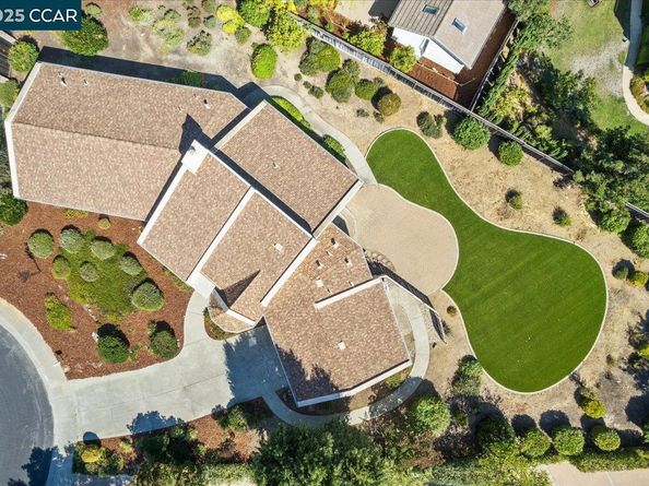 2323 Grosvenor Heights Ct, Livermore CA 94550
