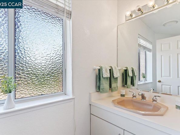 2323 Grosvenor Heights Ct, Livermore CA 94550