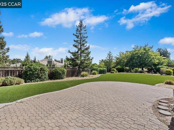 2323 Grosvenor Heights Ct, Livermore CA 94550