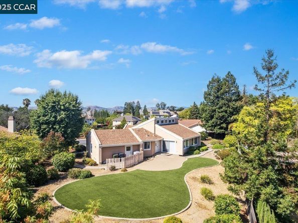 2323 Grosvenor Heights Ct, Livermore CA 94550
