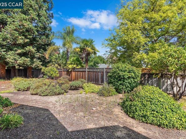 2323 Grosvenor Heights Ct, Livermore CA 94550